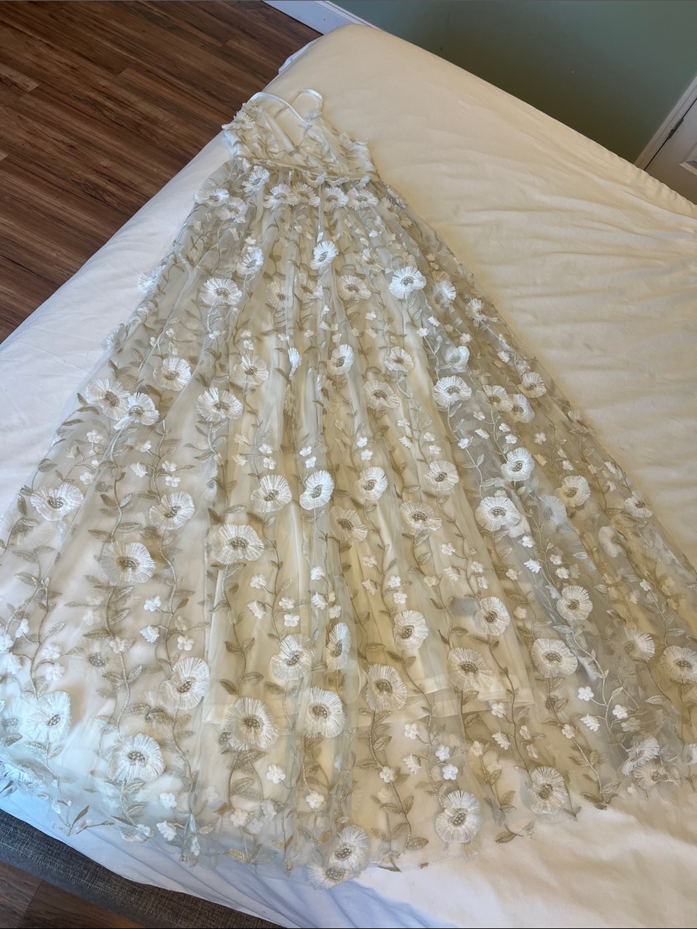 Altar’d State Floral Bridal Tulle Gown with Appliqué Flowers - Picture 4 of 7
